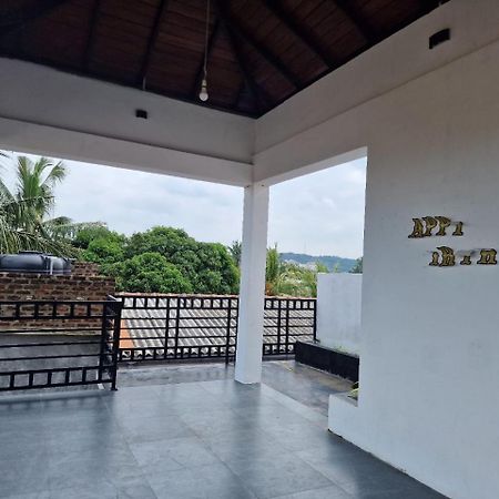 Javi Holiday Home Тринкомали Экстерьер фото