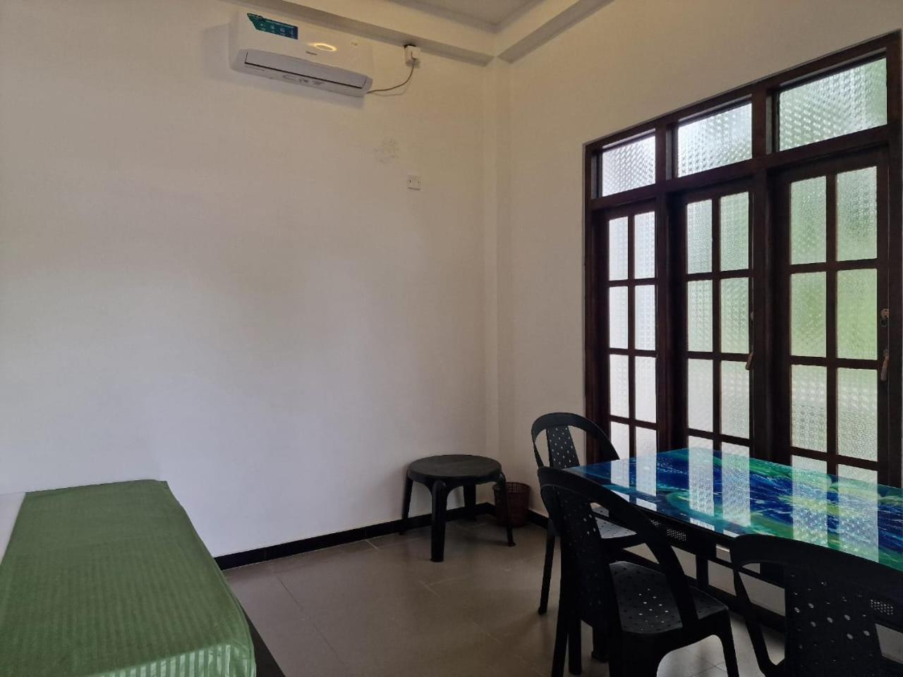 Javi Holiday Home Тринкомали Экстерьер фото
